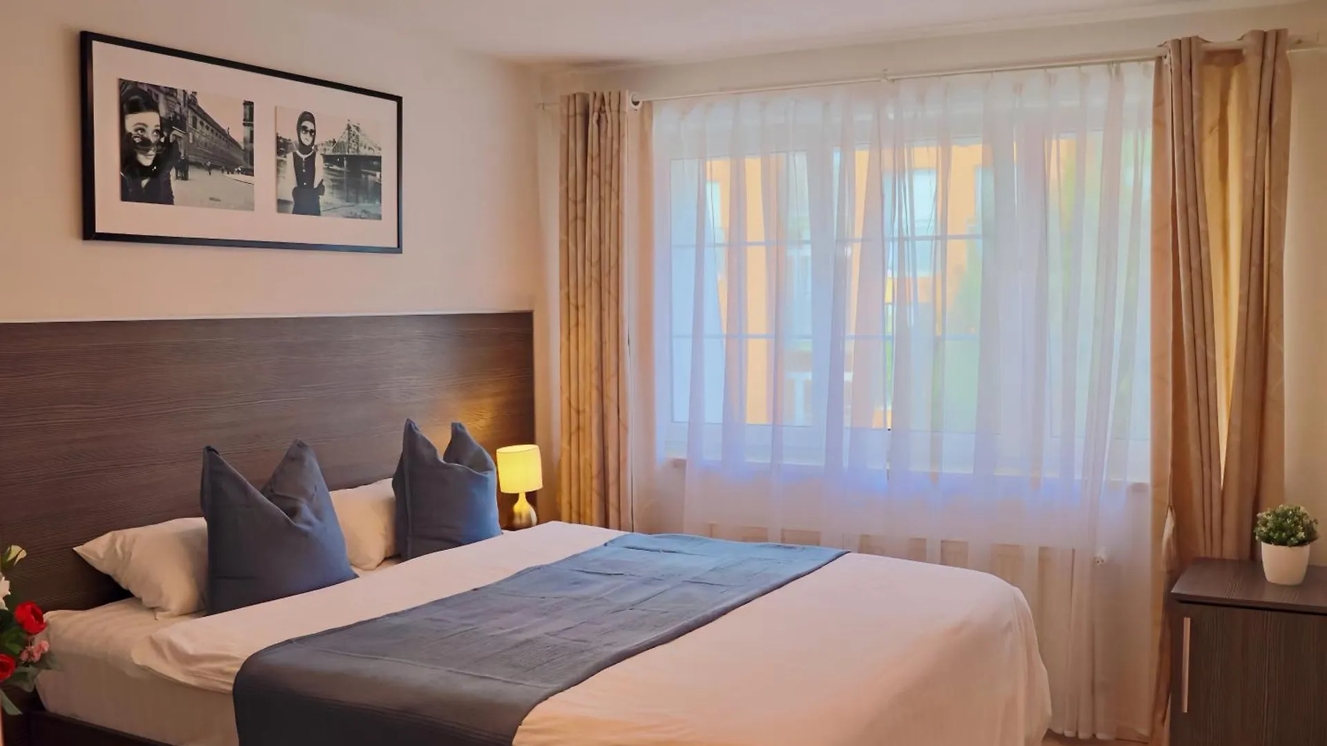 Royal Villas Prag 0*,